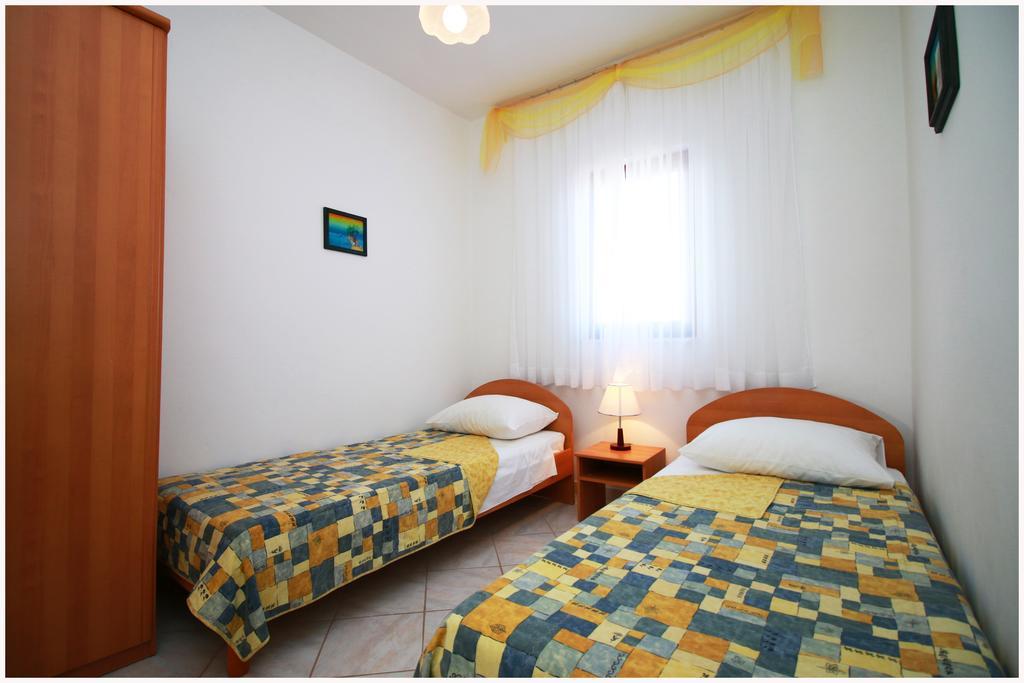 Apartment Benjamin โรกอซนิซา ภายนอก รูปภาพ