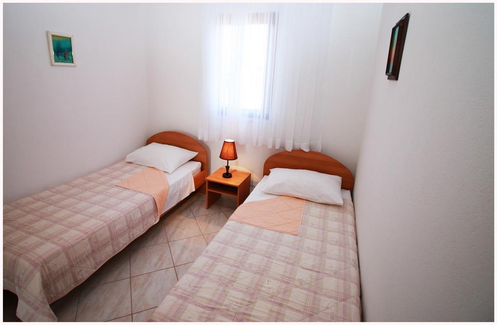 Apartment Benjamin โรกอซนิซา ภายนอก รูปภาพ