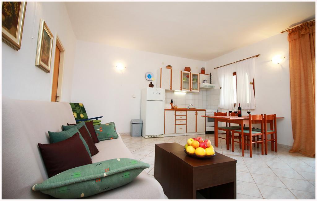 Apartment Benjamin โรกอซนิซา ภายนอก รูปภาพ