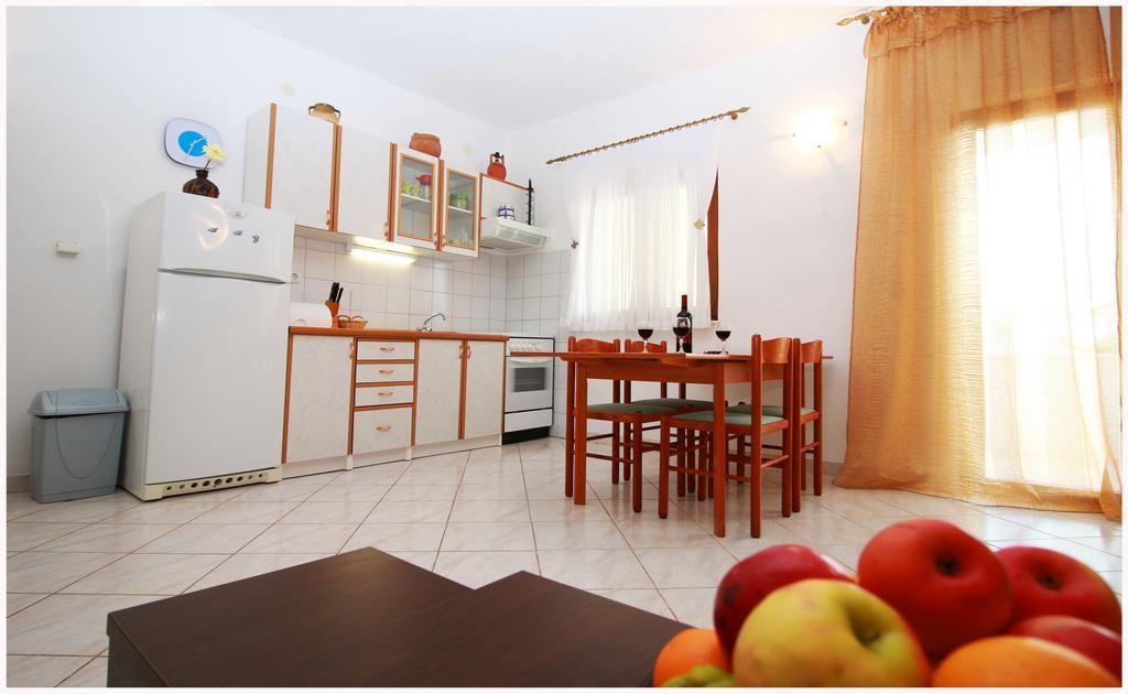 Apartment Benjamin โรกอซนิซา ภายนอก รูปภาพ