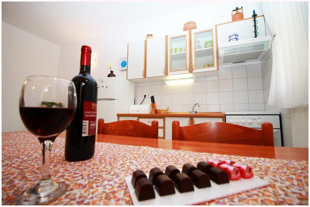 Apartment Benjamin โรกอซนิซา ภายนอก รูปภาพ